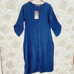 NWT Juliet Crewneck Button up Rhinestones Long line Shirt XL Blue